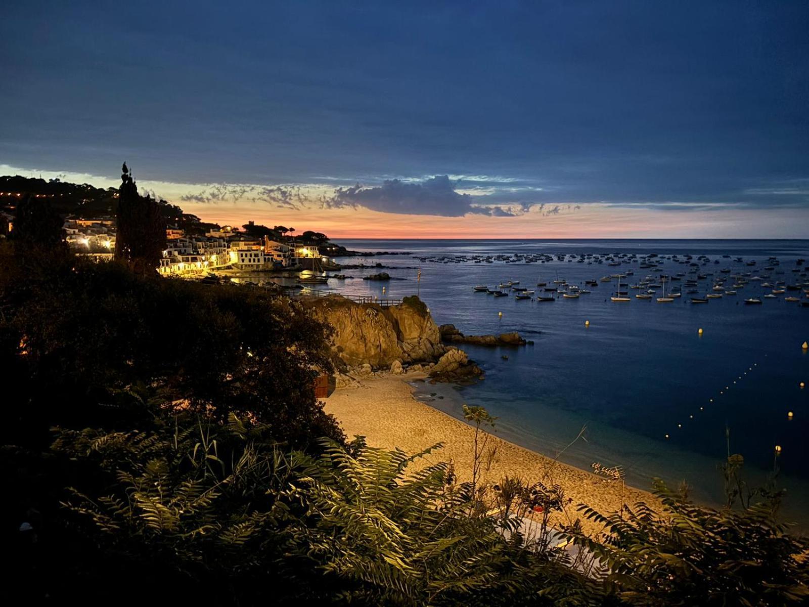 Apartamento Frente Al Mar En La Mejor Ubicacion De Calella カレリャ・デ・パラフルジェリ エクステリア 写真