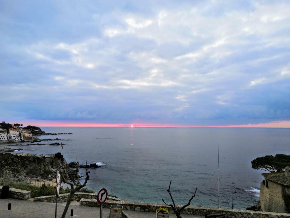 Apartamento Frente Al Mar En La Mejor Ubicacion De Calella カレリャ・デ・パラフルジェリ エクステリア 写真