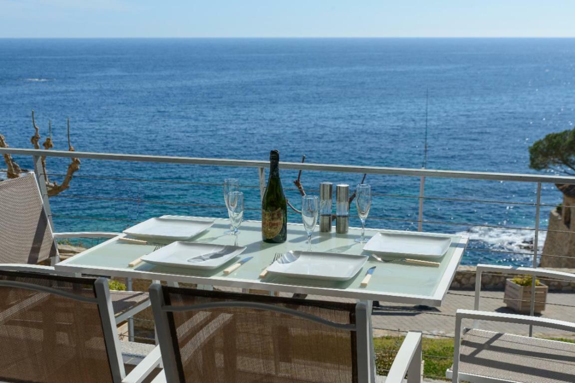 Apartamento Frente Al Mar En La Mejor Ubicacion De Calella カレリャ・デ・パラフルジェリ エクステリア 写真
